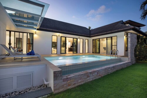 Designer 3BR Villa Silver Pool in Kamala