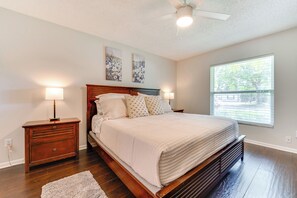 House (4 Bedrooms) | Interior - Private Outdoor Oasis w/ Pool: Home in Longwood! (Longwood)