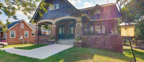 House (4 Bedrooms) | Front of property