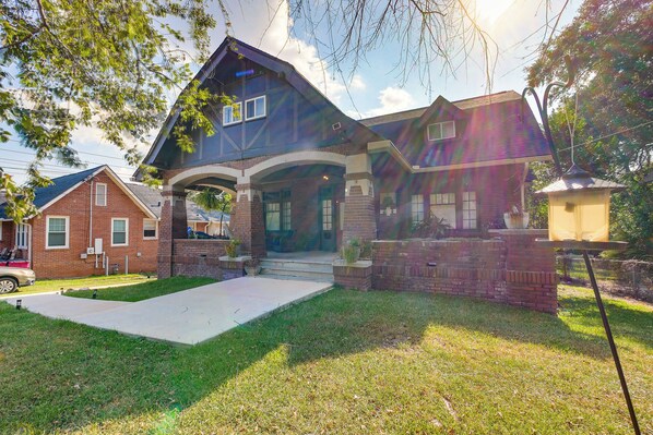 House (4 Bedrooms) | Front of property