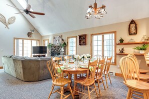 House (4 Bedrooms) | Interior