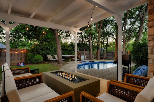 Upscale Retreat: Pool, Hot Tub, Gym & Games