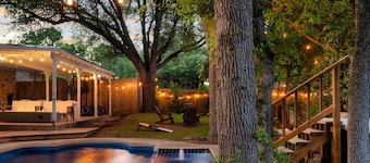 Pool & Hot Tub! Luxury Escape Gym & Gameroom!