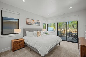 2 bedrooms, internet, bed sheets - Modern Caldera Retreat with Hot Tub, Firepit & Forest Views (Sunriver)