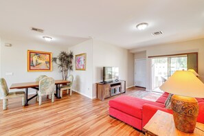 Apartment (3 Bedrooms) | Interior - 2 Mi to Desert Diamond Arena: Home w/ Patio! (Phoenix)