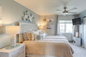 Apartment (1 Bedroom) | Interior - Boat Slip & Pool Access: Oak Harbor Haven! (Oak Harbor)