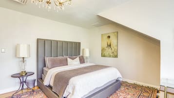 House (5 Bedrooms) | Interior