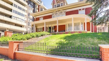 House (5 Bedrooms) | Front of property