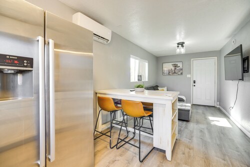 Near Old Town & Unm: Home in East Downtown