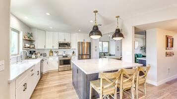 House (4 Bedrooms) | Interior