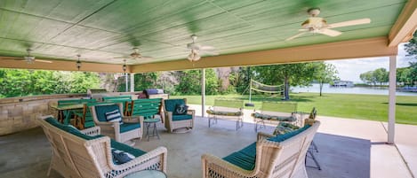 House (Multiple Bedrooms) | Front of property