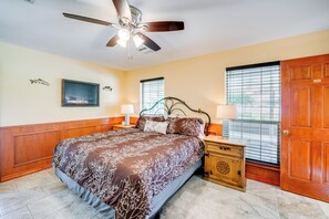 House (Multiple Bedrooms) | Interior - Sunrise Cove RC Llc: Lakefront Home w/ 2 Casitas! (Kerens)