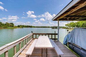 Interior - Sunrise Cove RC Llc: Lakefront Home w/ 2 Casitas! (Kerens)