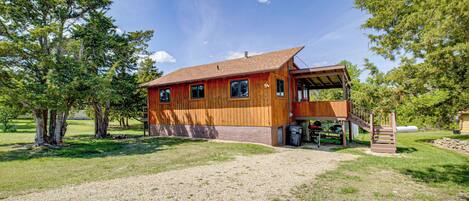 House (3 Bedrooms) | Exterior