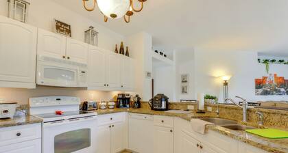 Screened Patio & Canal Views: Home in North Port!