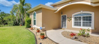 Screened Patio & Canal Views: Home in North Port!
