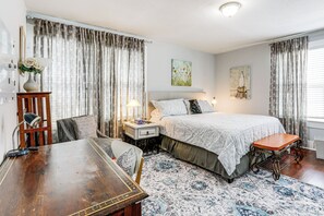 Interior - 2 Mi to Lsu: Mid City Home w/ Yard & Patio! (Baton Rouge)