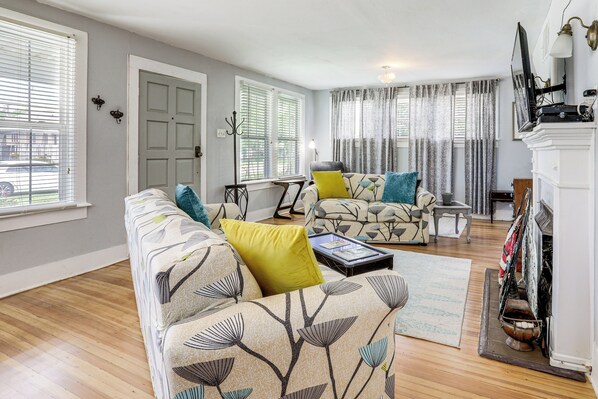 Interior - 2 Mi to Lsu: Mid City Home w/ Yard & Patio! (Baton Rouge)