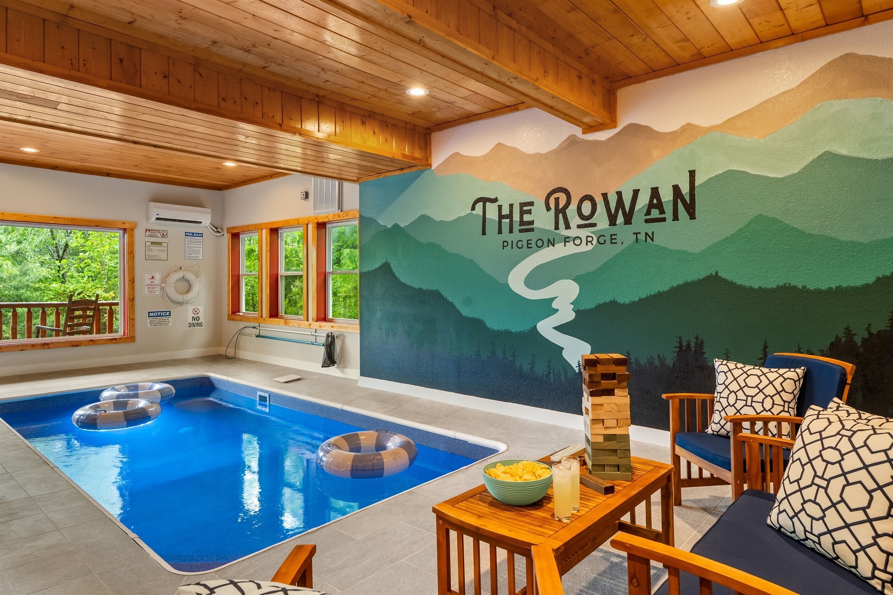 Alberca techada y alberca climatizada