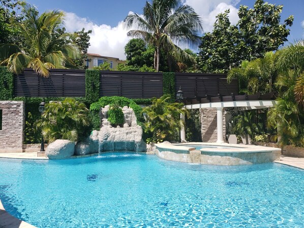 Villa | 6 bedrooms, Internet