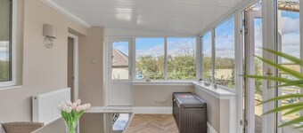 Cozy 2 Bedroom Cottage