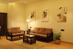 Premium Suite, City View | Desk, laptop workspace, free WiFi