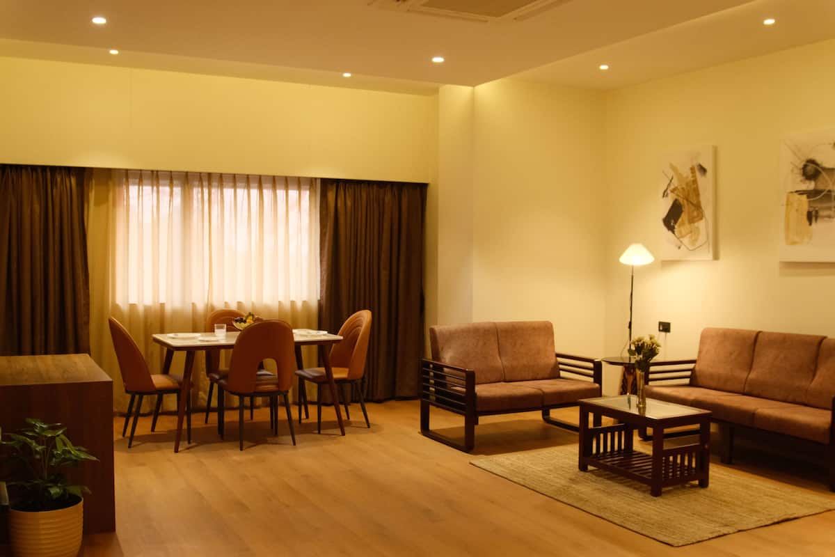 Premium Suite, City View | Desk, laptop workspace, free WiFi