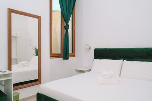 Matelas Tempur-Pedic, minibar, décoration personnalisée