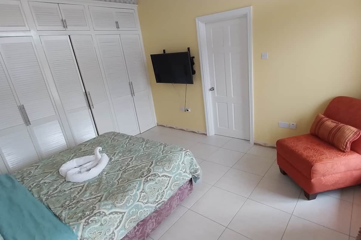 Appartement, vue océan | 2 chambres, rideaux occultants, fer et planche à repasser, Wi-Fi gratuit