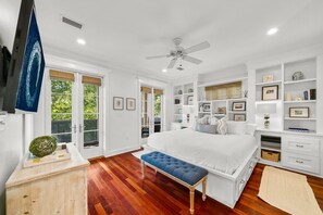 3 bedrooms, desk, iron/ironing board, free WiFi - Piccadilly Cottage – Elegant Beach Retreat in the Heart of Rosemary Beach (Rosemary Beach)