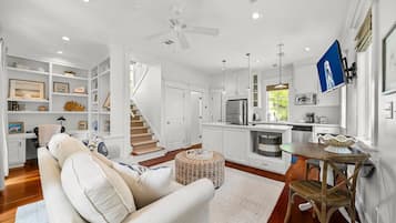 تلفزيون ذكي، ستيريو، مكتب