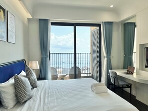 Luxury Apartment, Ocean View | Premium bedding, memory foam beds, individually decorated - Nice Seaview-Kiss bridge-Firework-Sunset (Phu Quoc)