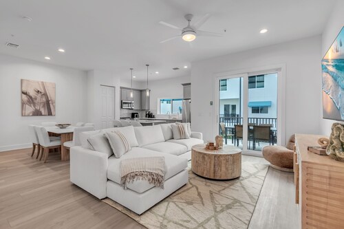 🌴New Build☀Azul A3🐬Private Rooftop Deck🏖️Close to Beach🏠4 Story Townhouse