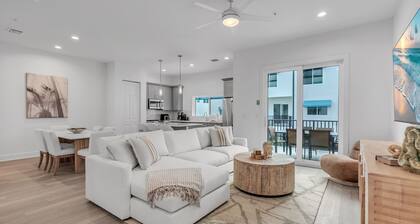 🌴New Build☀Azul A3🐬Private Rooftop Deck🏖️Close to Beach🏠4 Story Townhouse