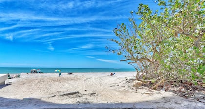 🏖️Walk to Beach🌴Azul A4☀Private Rooftop Deck🐬Newly Built in 2025🌞