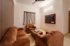 Living area - Infinity stays (Puducherry)