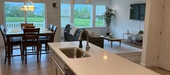 Nittany Nirvana: 3-bedroom townhome only 3 miles from Penn State!