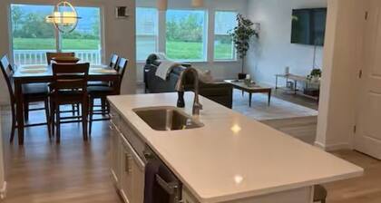 Nittany Nirvana: 3-bedroom townhome only 3 miles from Penn State!