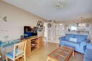 Condo, 1 Bedroom | Living area - 254 El Matador 1 Bedroom Condo (Fort Walton Beach)