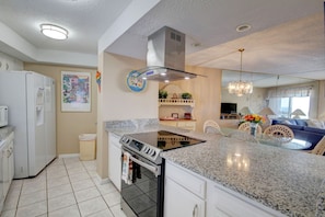Condo, 1 Bedroom | Private kitchen | Fridge, oven, coffee/tea maker, toaster - 254 El Matador 1 Bedroom Condo (Fort Walton Beach)