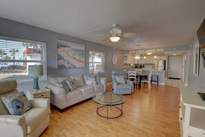 콘도, 침실 2개 | 거실 공간