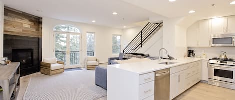 Condo, 4 Bedrooms | Interior