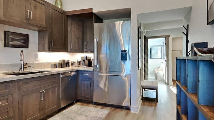 1849 Condos 642 3 Bedroom Home