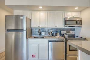 Condo, 1 Bedroom | Private kitchen - Kuleana #310 1 Bedroom Condo (Lahaina)