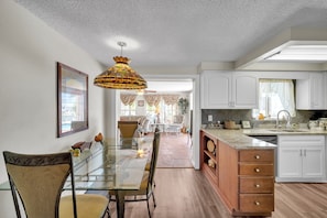 House, 3 Bedrooms | Dining - Waterfront Escape With Private Pool & Gulf Access 3 Bedroom Home (Hudson)