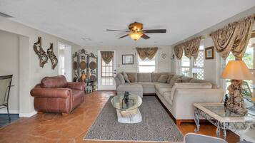 House, 3 Bedrooms | Living area | Smart TV, streaming services