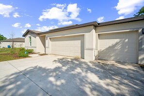 House, 4 Bedrooms | Exterior - Relaxing Pet-friendly Spring Hill Escape 4 Bedroom Home (Spring Hill)