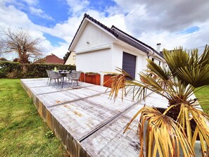 Outdoor dining - La mésange, comfort and design by Primoconciergerie (Cucq)