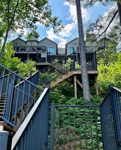 Restful 1 Bed Lakefront Condo in Muskoka
