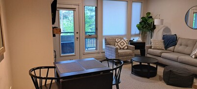 Restful 1 Bed Lakefront Condo in Muskoka